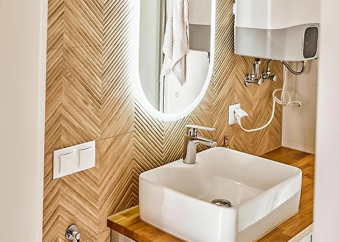 2 Bedroom Lovely In トシェンサチ